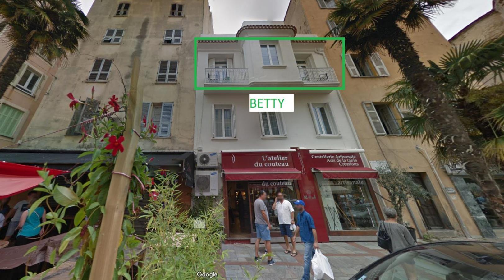 Les Suites R Bonaparte - Appartements De Standing Au Coeur De La Vieille Ville Pietonne Ajaccio  Szoba fotó